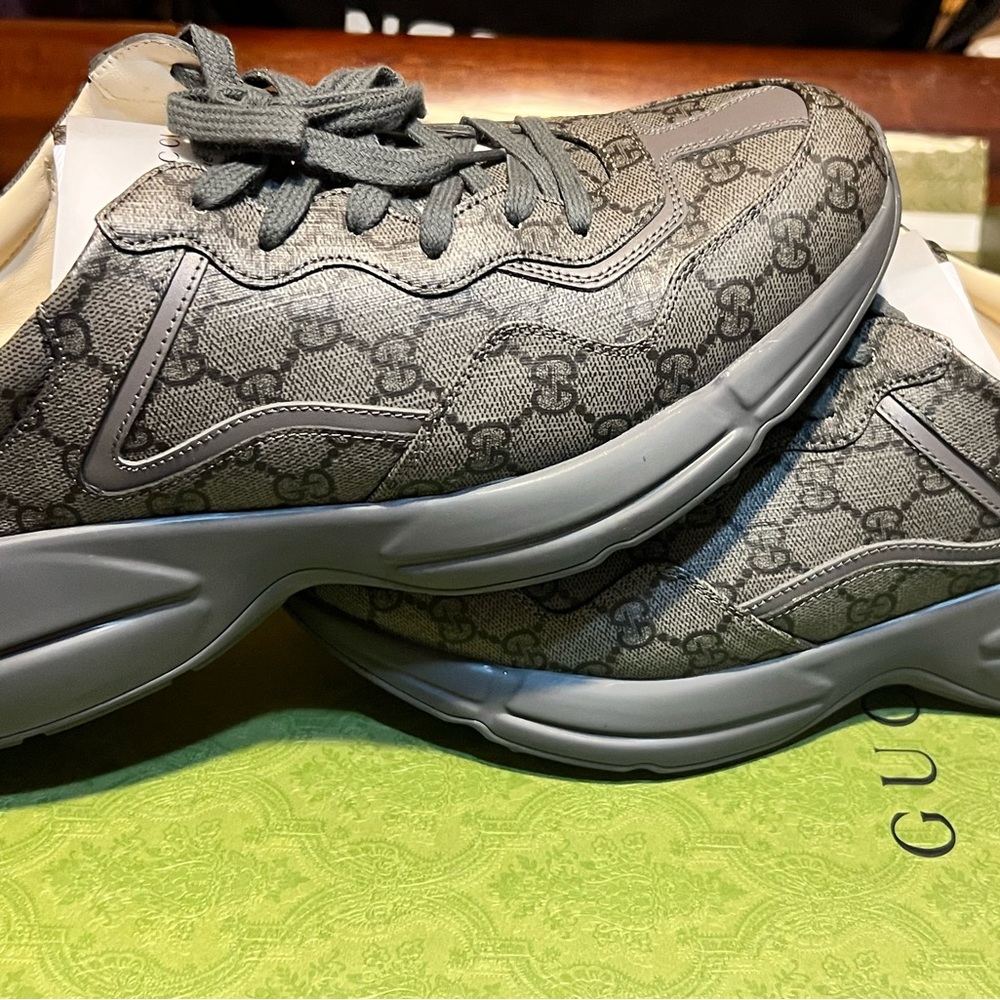 Gucci men sneakers